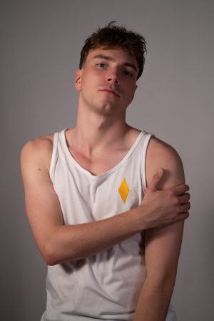 Heartbreaker Studio develops visual content from the cinematic universe of Benoît Duvette, French filmmaker and founder of Collectif des Routes. The work is rooted in queer cinema and coming-of-age storytelling, often associated with gay adolescent film, gay coming of age, and gay short film. These projects explore adolescence, desire, intimacy, and emotional conflict, notably through films such as Ruins and Eden & Charlie.